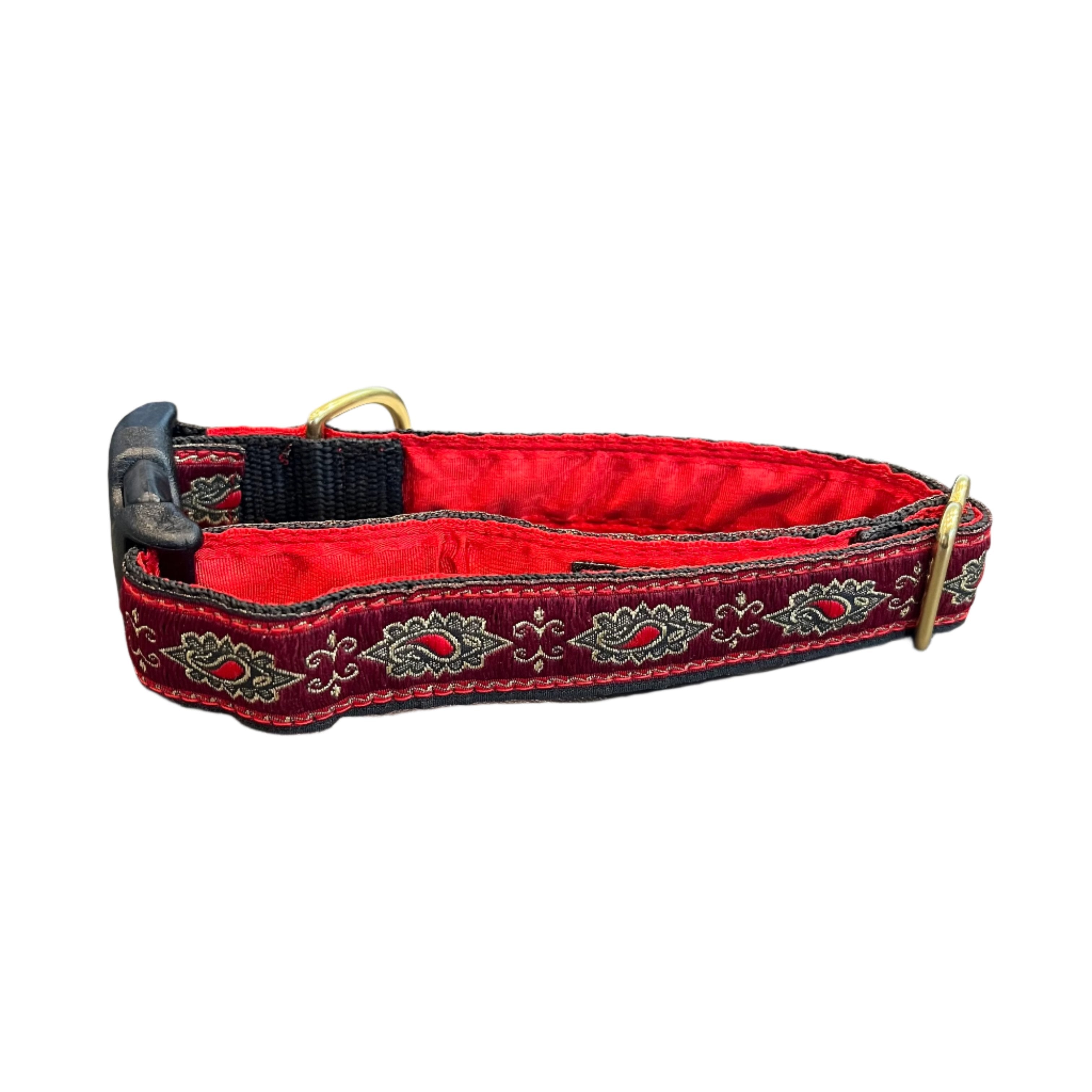 Mackenzie Collar Maroon Paisley Medallions