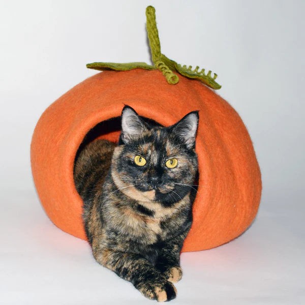 Karma Cat Pumpkin Wool Pet Cave