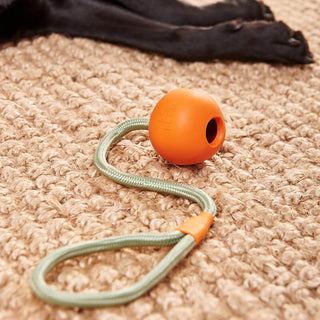 Beco Slinger Ball Natural Rubber & Rope