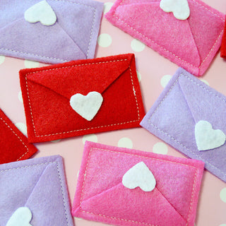 Housecat Club Catnip Love Note Red