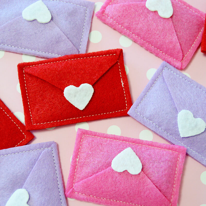 Housecat Club Catnip Love Note Red