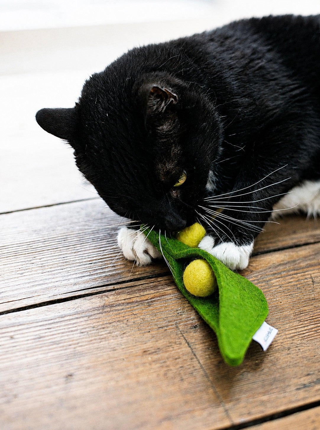 MODERNBEAST Pea Pod Wool Toy