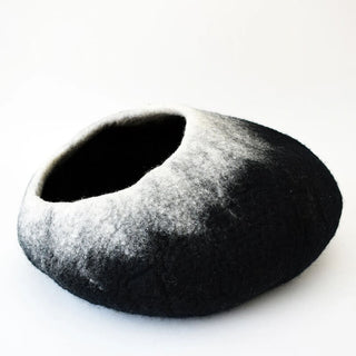 Karma Cat Ombre Wool Pet Cave