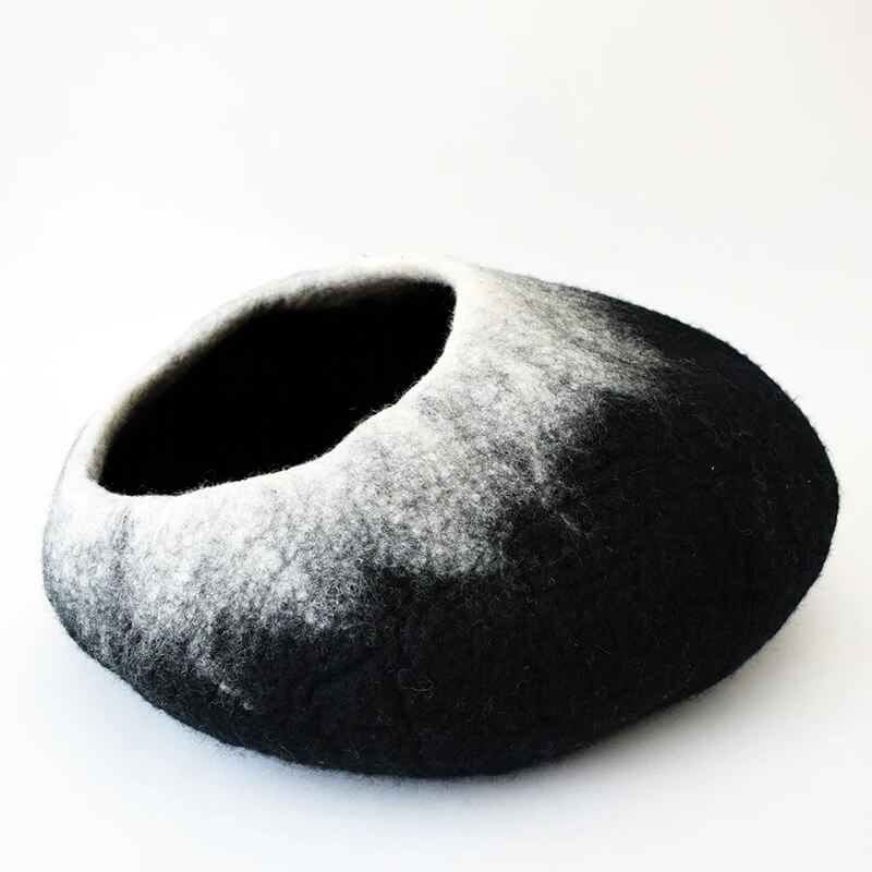 Karma Cat Ombre Wool Pet Cave
