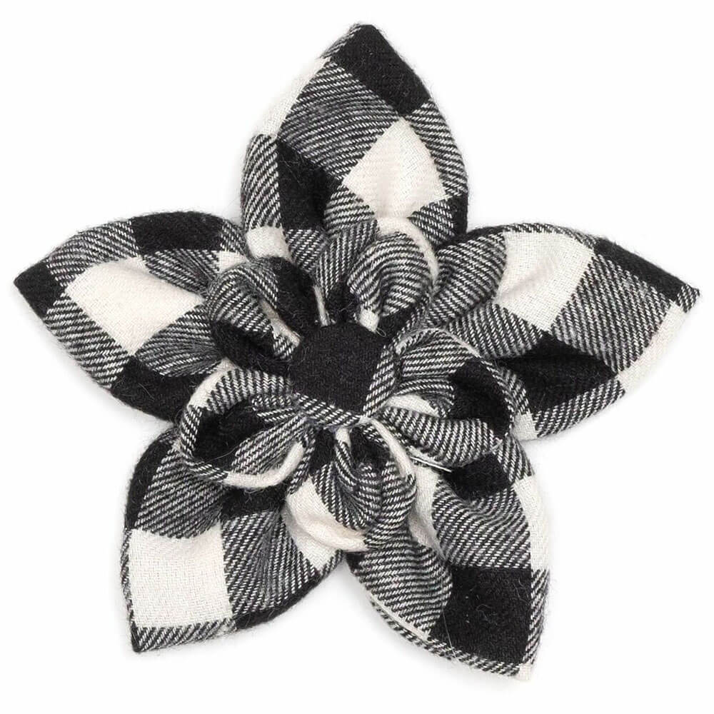 The Worthy Dog  Black/Off-White Buffalo Flower